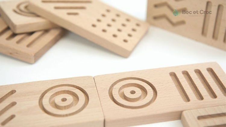 Dominos geo tactiles originaux en bois